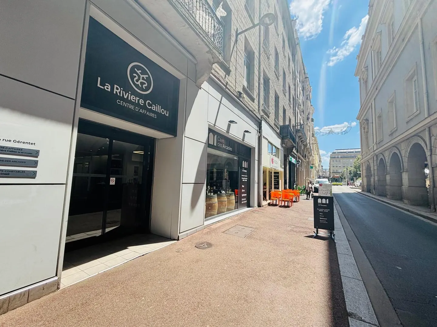 Façade du centre d'affaires La Rivière Caillou, 6 rue Gérentet à Saint-Étienne