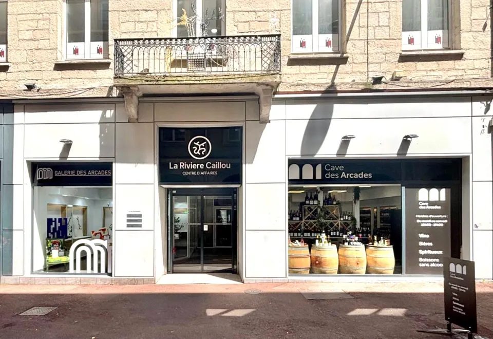Façade du centre d'affaires La Rivière Caillou, 6 rue Gérentet à Saint-Étienne